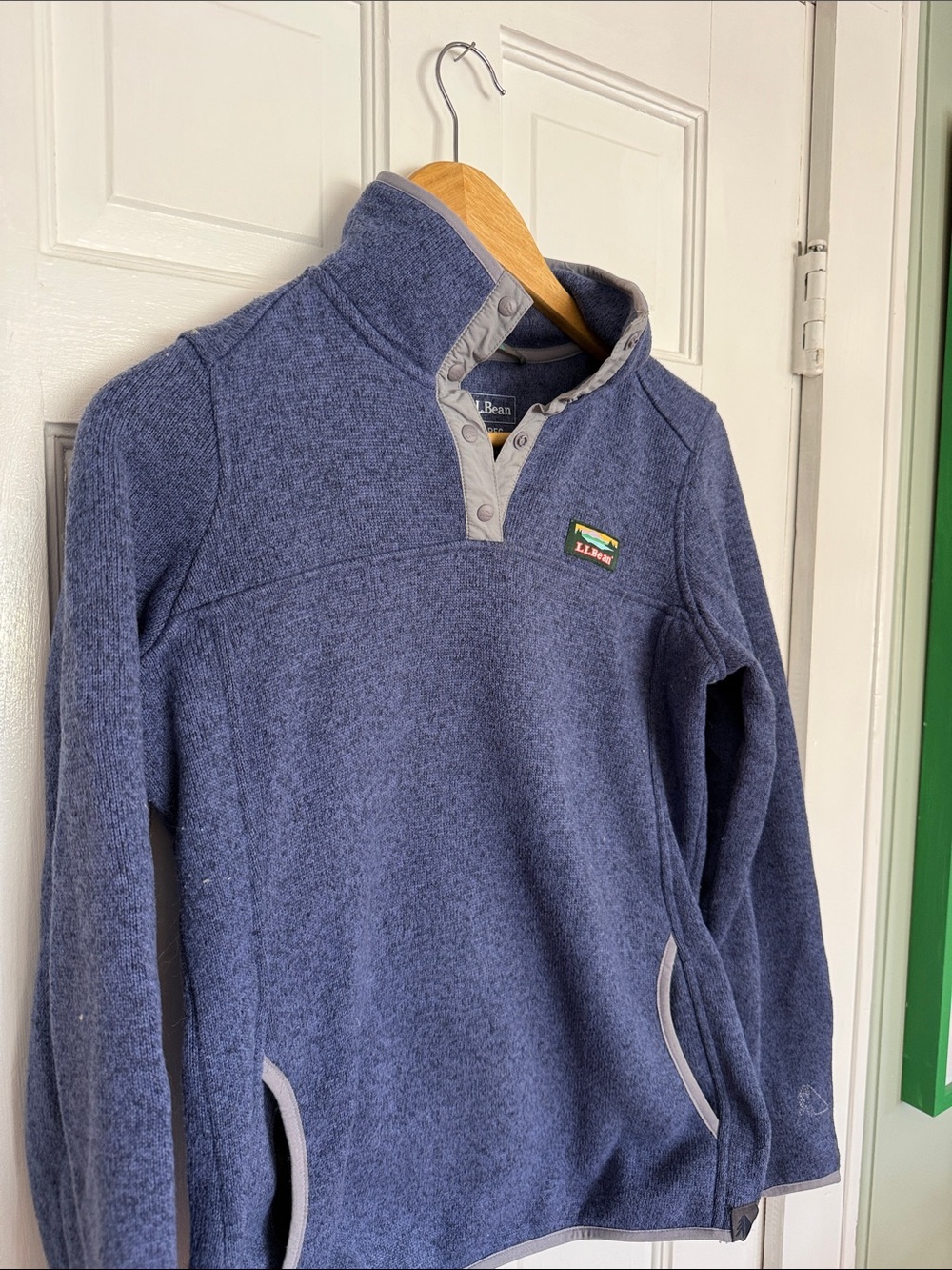 L.L. Bean women’s periwinkle Blue button-Front Fleece Pullover with Gray Trim